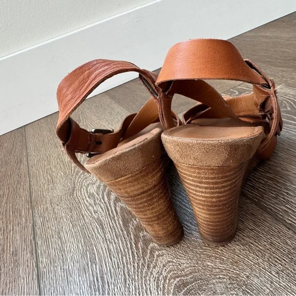 Franco Sorto Women’s Hallie brown leather sandal, size 7M - Picture 4 of 7